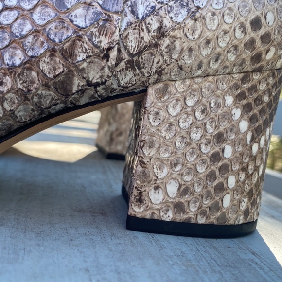 Boots - Picture 6 of 17